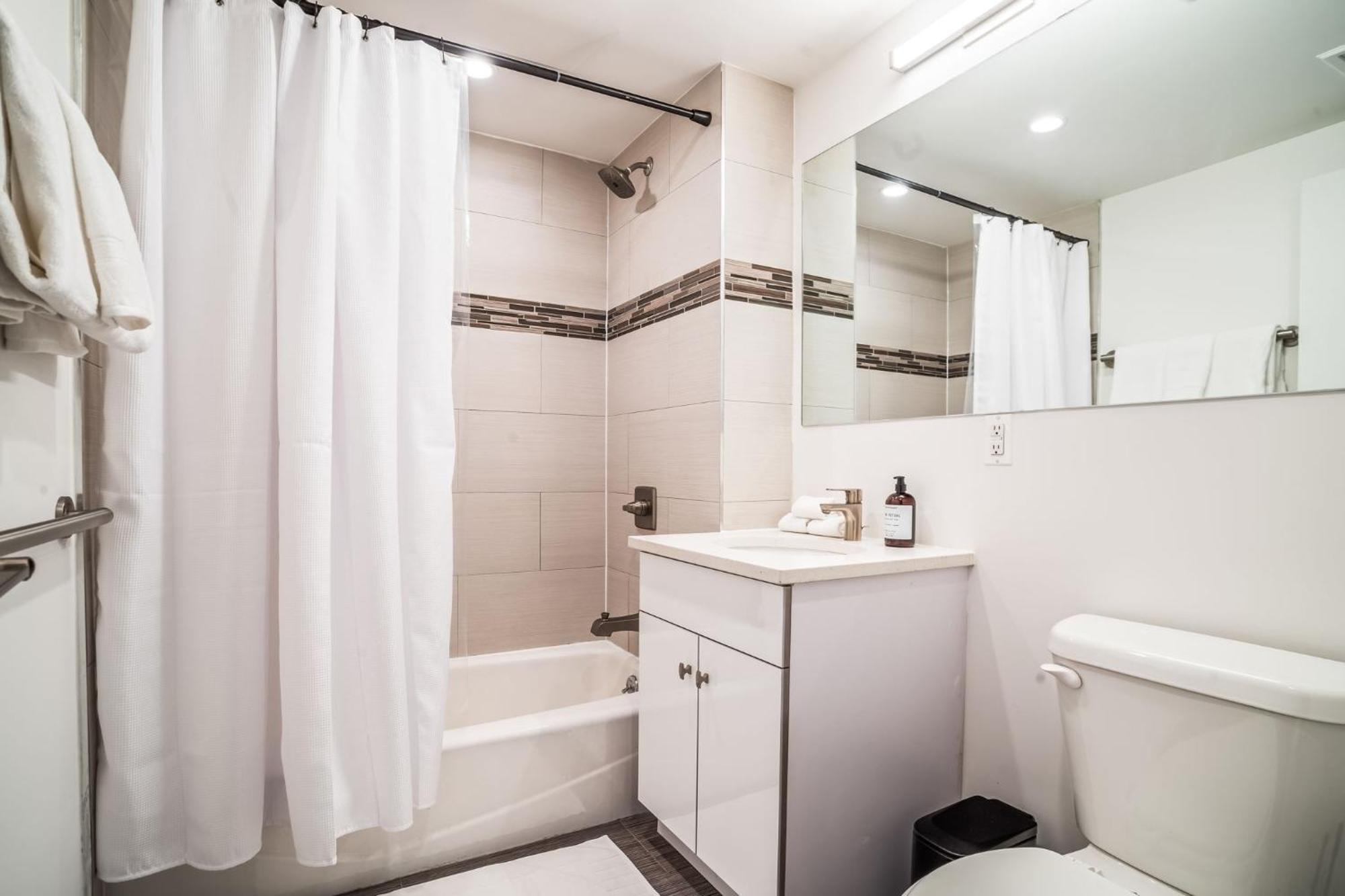 Modern 2-Br With Southern Views New York Exterior photo